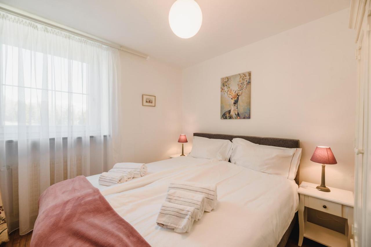 Renoviertes Apartment Mit Terrasse An Der Piste Mit Kostenlosen Wifi Карецца-аль-Лаго Экстерьер фото