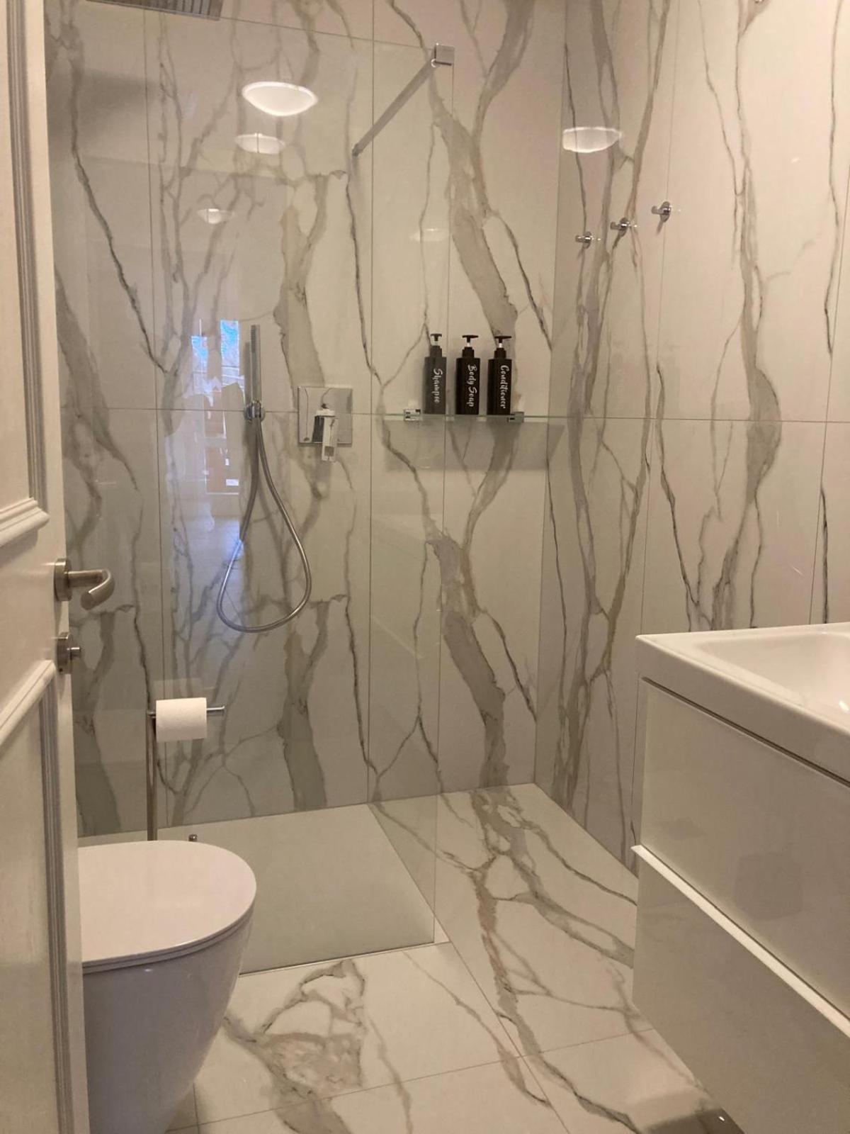 Renoviertes Apartment Mit Terrasse An Der Piste Mit Kostenlosen Wifi Карецца-аль-Лаго Экстерьер фото